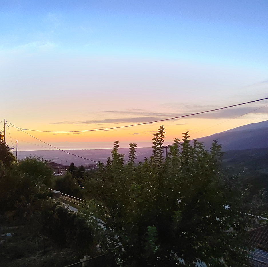 Ηλιοβασίλεμα από τη βίλα
